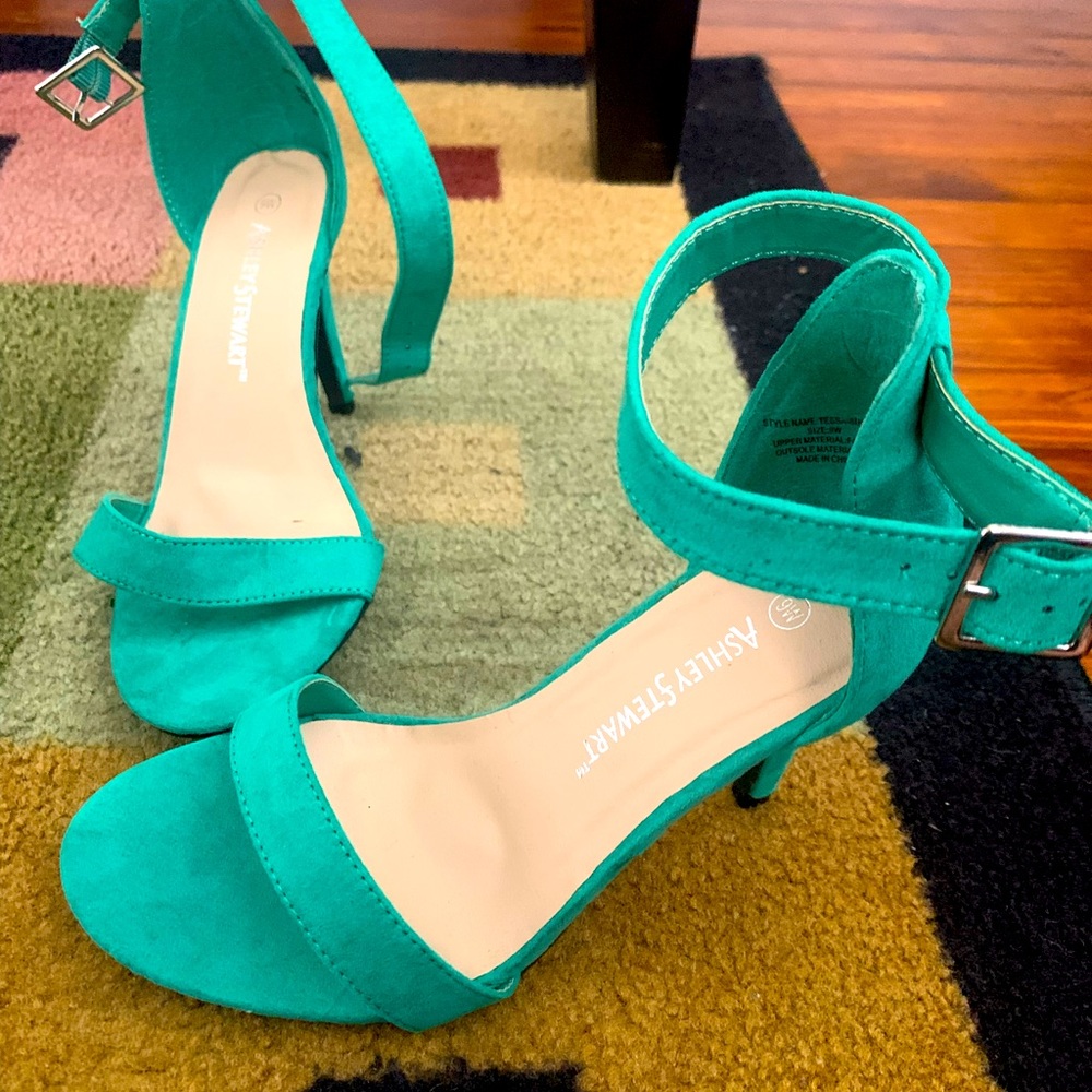 Ashley Stewart sandal size 9 w